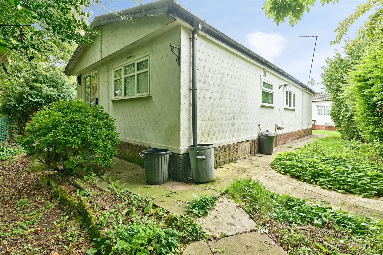 Oxley Moor Road, Oxley, Wolverhampton, photo 12