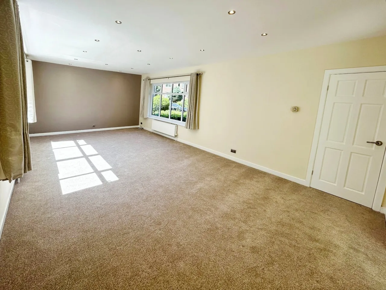 Cedar Drive, Urmston, M41, photo 3