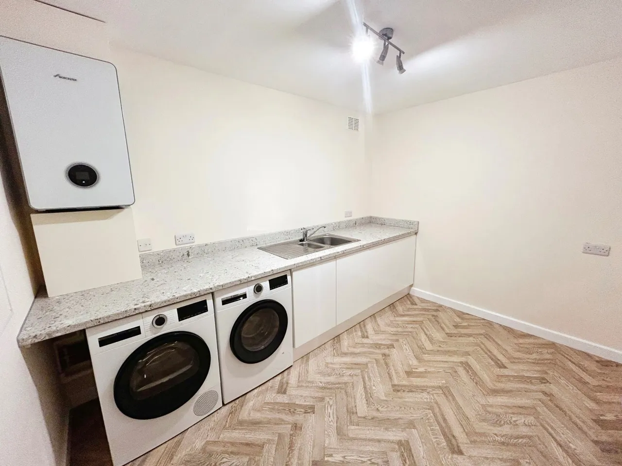 Cedar Drive, Urmston, M41, photo 15