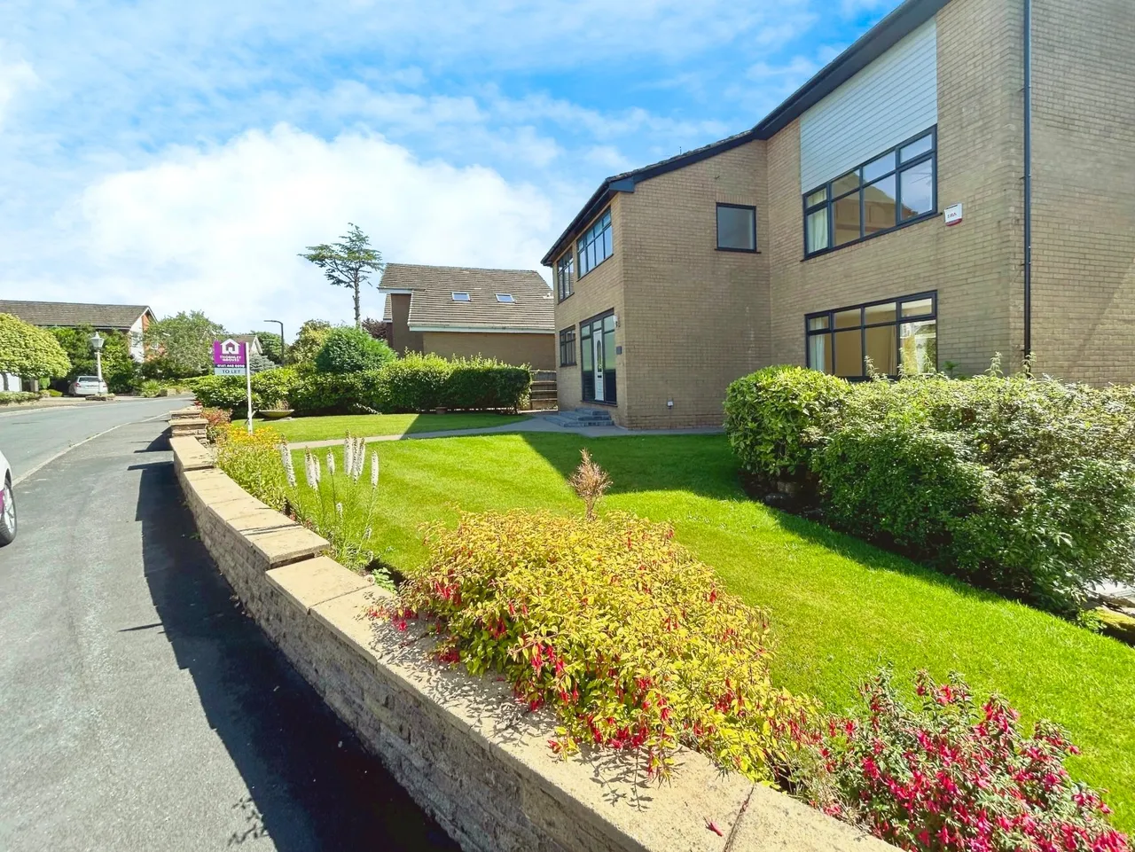 Cedar Drive, Urmston, M41, photo 2