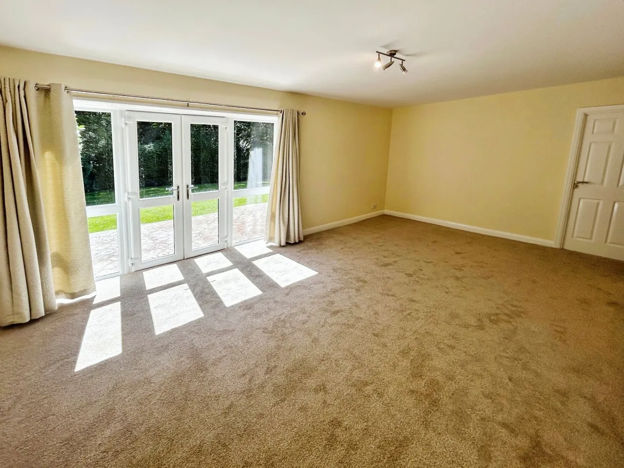 Cedar Drive, Urmston, M41, photo 17