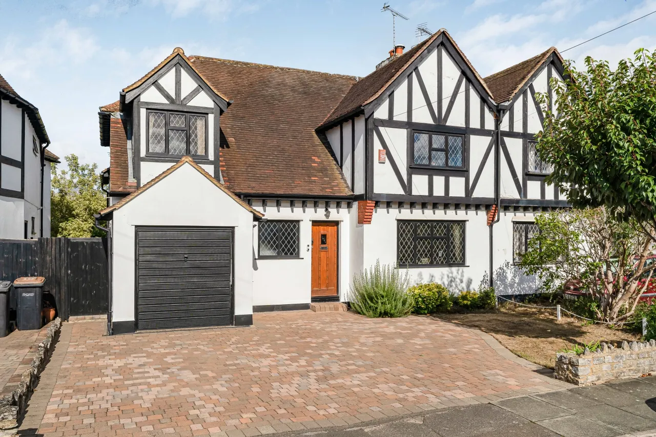 4 bed house for sale, Manor Way, Surrey Egham, TW20