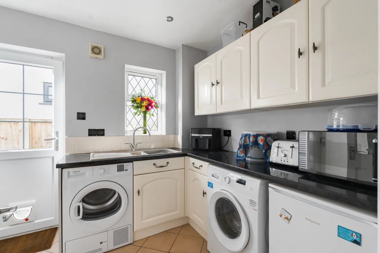 Manor Way, Surrey Egham, TW20, photo 12