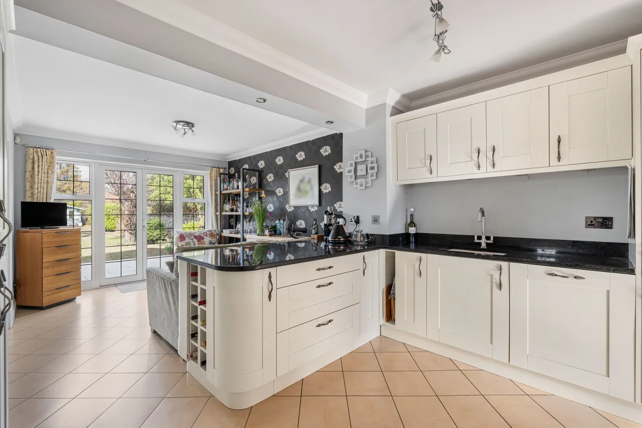 Manor Way, Surrey Egham, TW20, photo 8