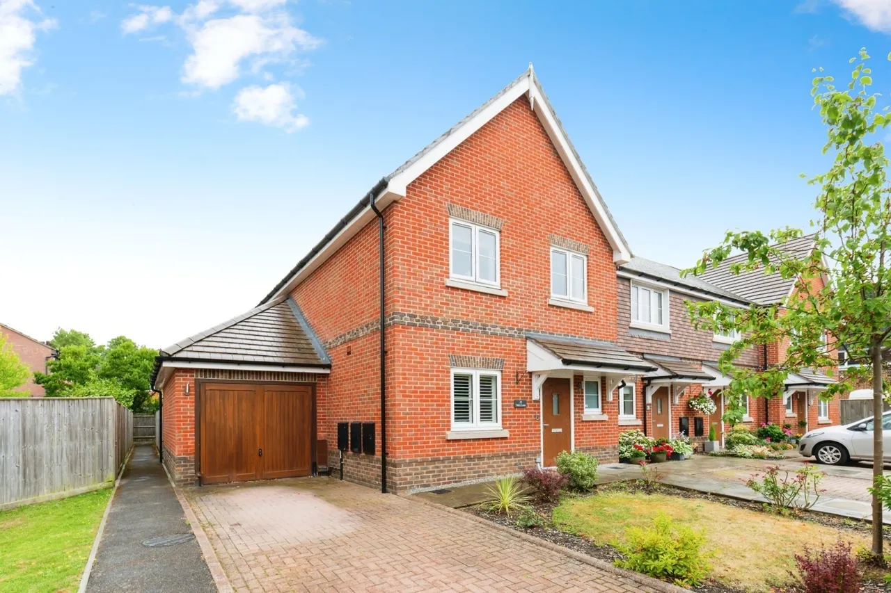 Oaks Lane, Great Bookham, KT23, photo 17