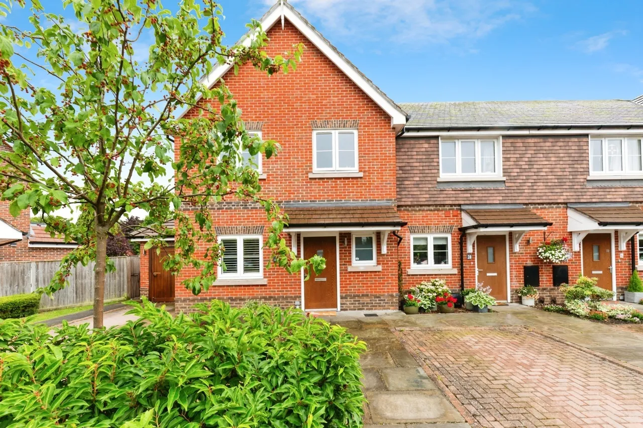 3 bed house for sale, Oaks Lane, Great Bookham, KT23