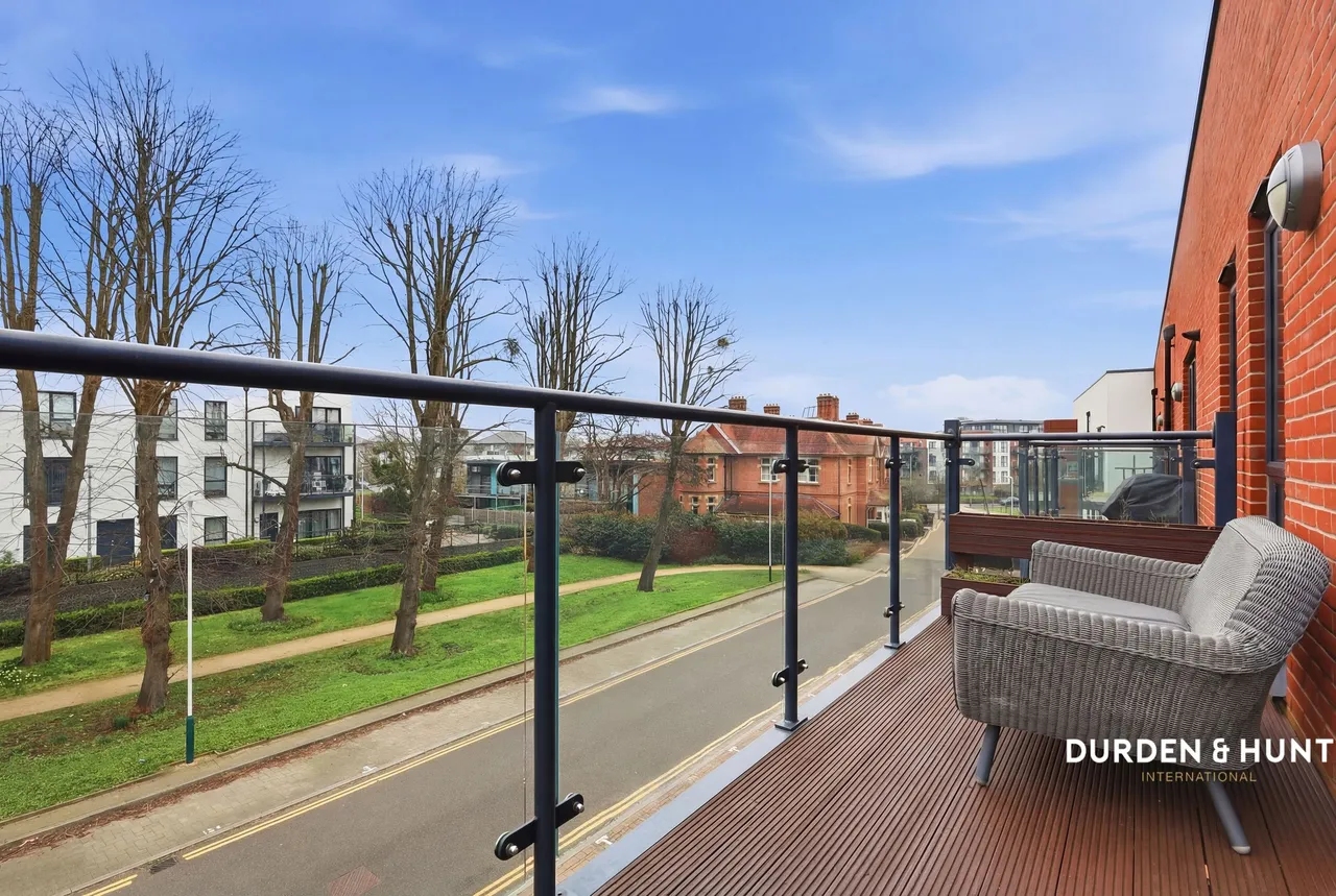 3 bed flat for sale, Wildcary Lane, Harold Hill, RM3