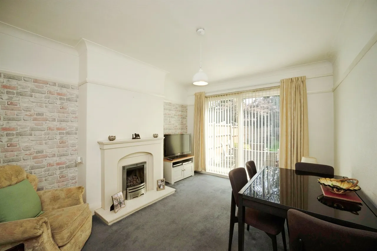 St. Johns Road, Wirral, photo 3