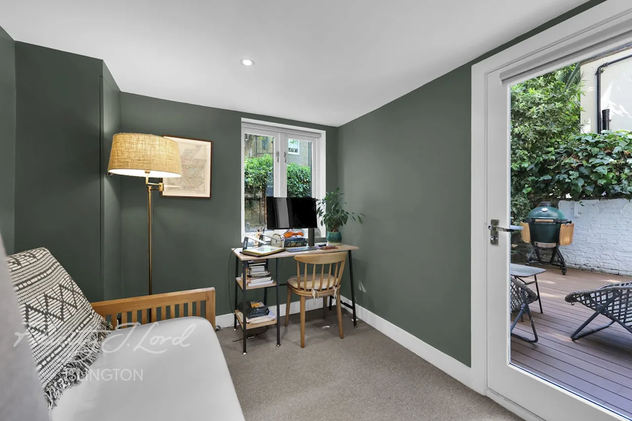 Beresford Road, London, photo 19