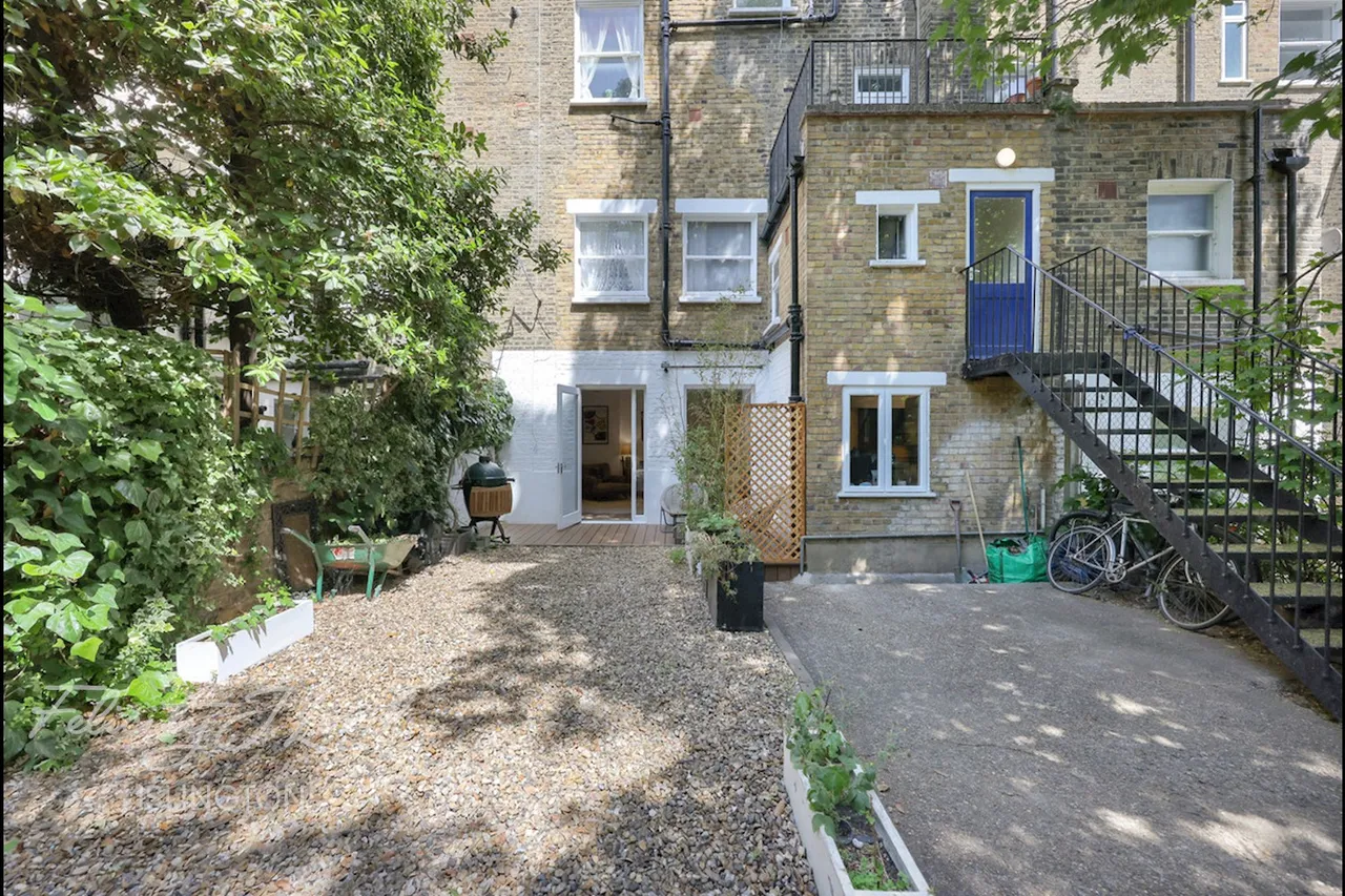 Beresford Road, London, photo 17