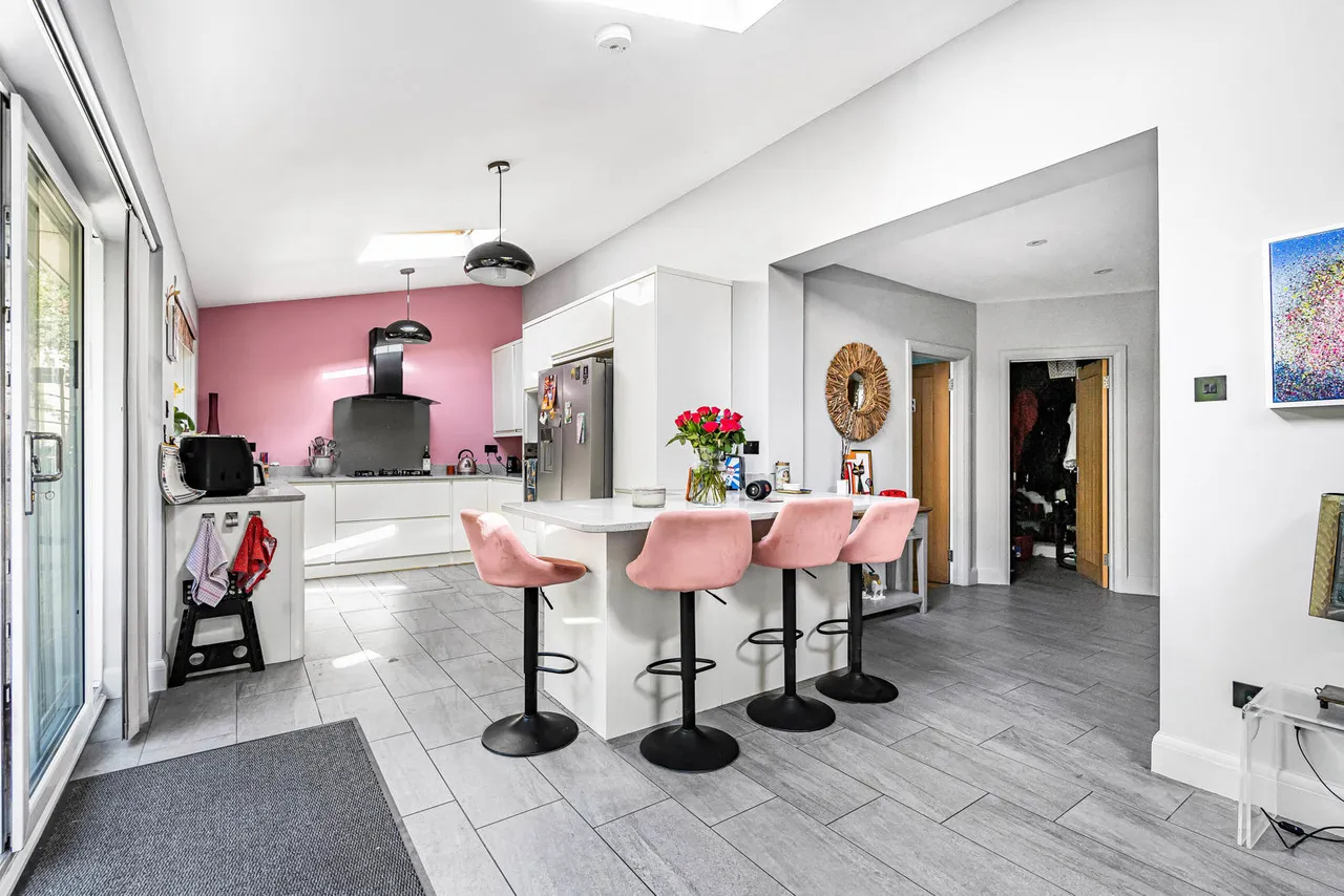 Albert Drive, Woking, GU21, photo 4