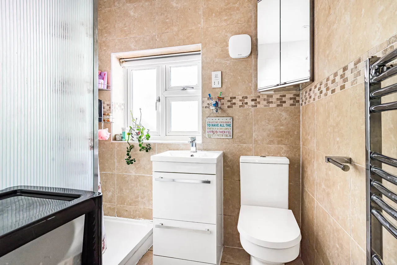 Albert Drive, Woking, GU21, photo 18