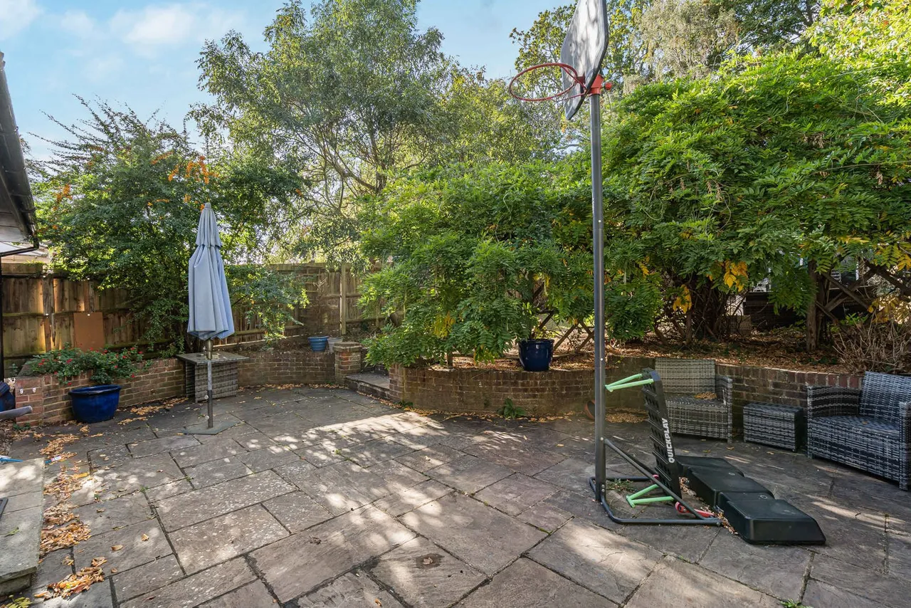 Albert Drive, Woking, GU21, photo 21