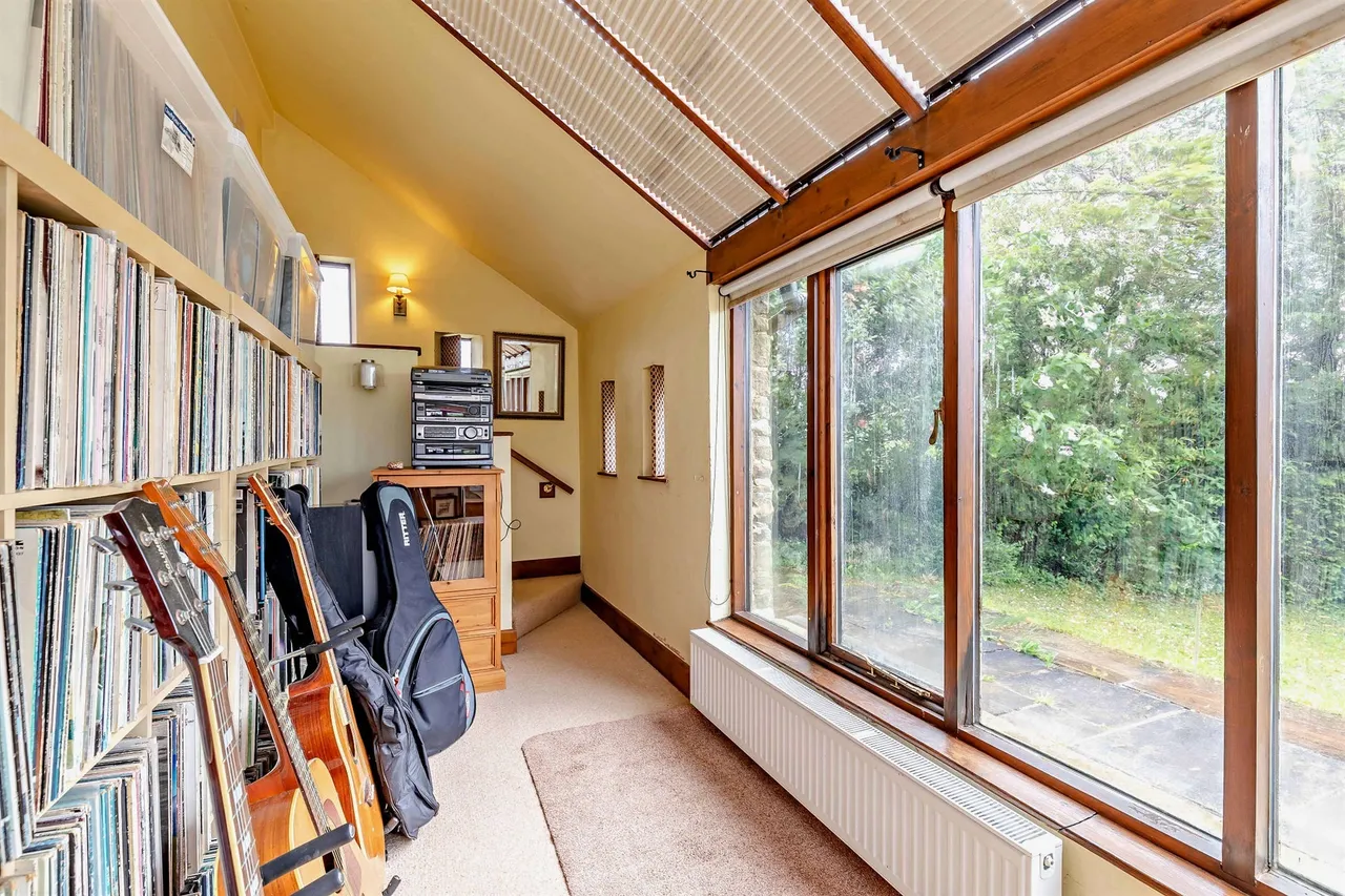 Eyam, Hope Valley, S32, photo 21