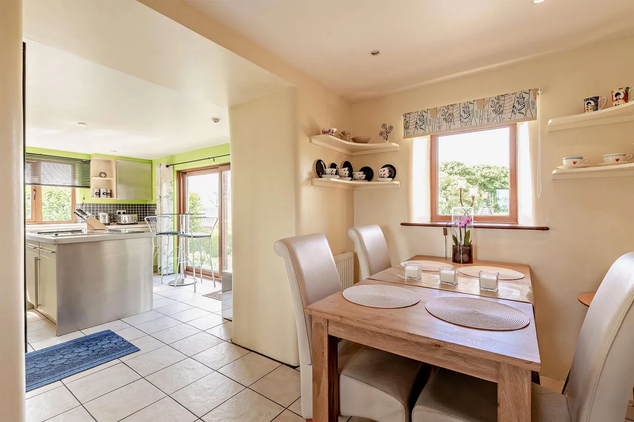 Eyam, Hope Valley, S32, photo 11