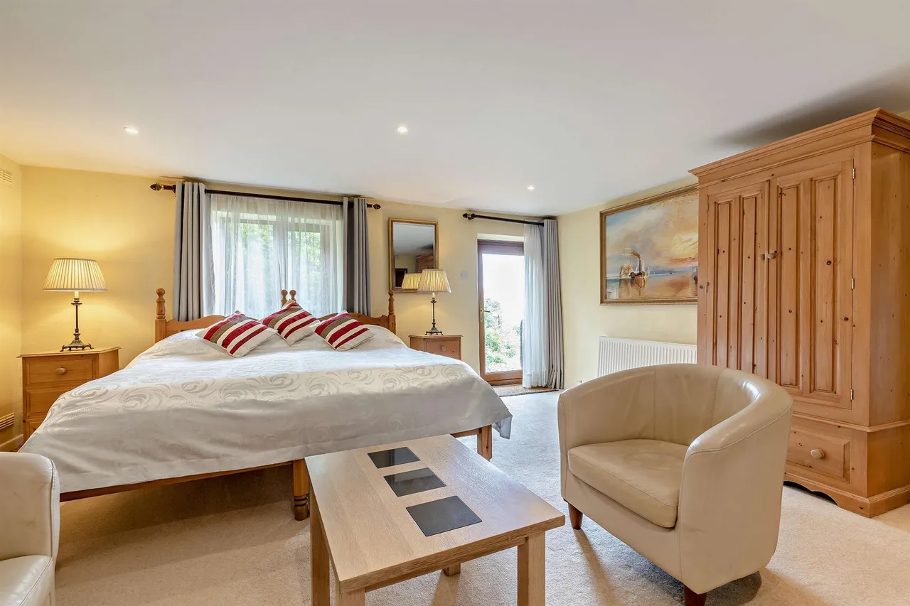 Eyam, Hope Valley, S32, photo 18