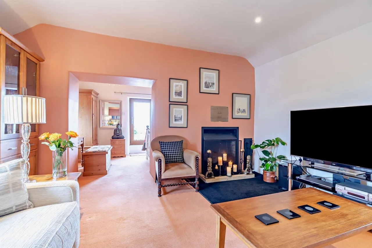 Eyam, Hope Valley, S32, photo 8