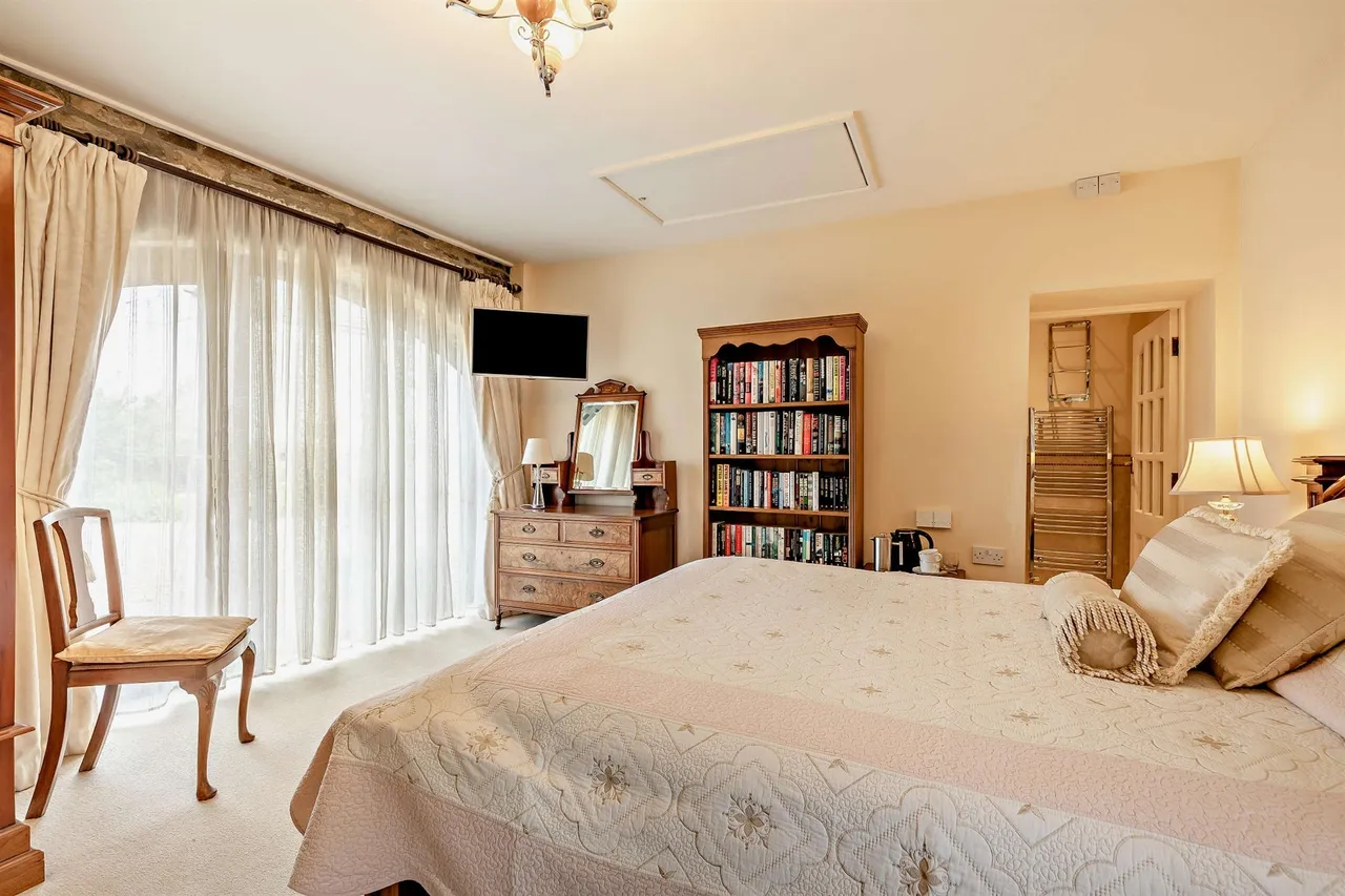 Eyam, Hope Valley, S32, photo 25