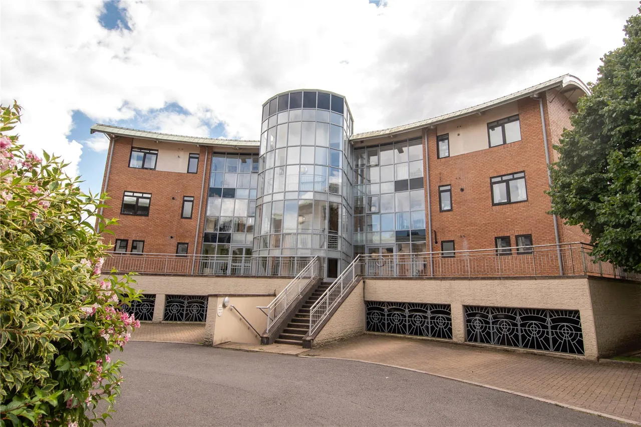 2 bed flat for sale — Britannic Park, Yew Tree Road, Moseley, Birmingham, B13 8NF