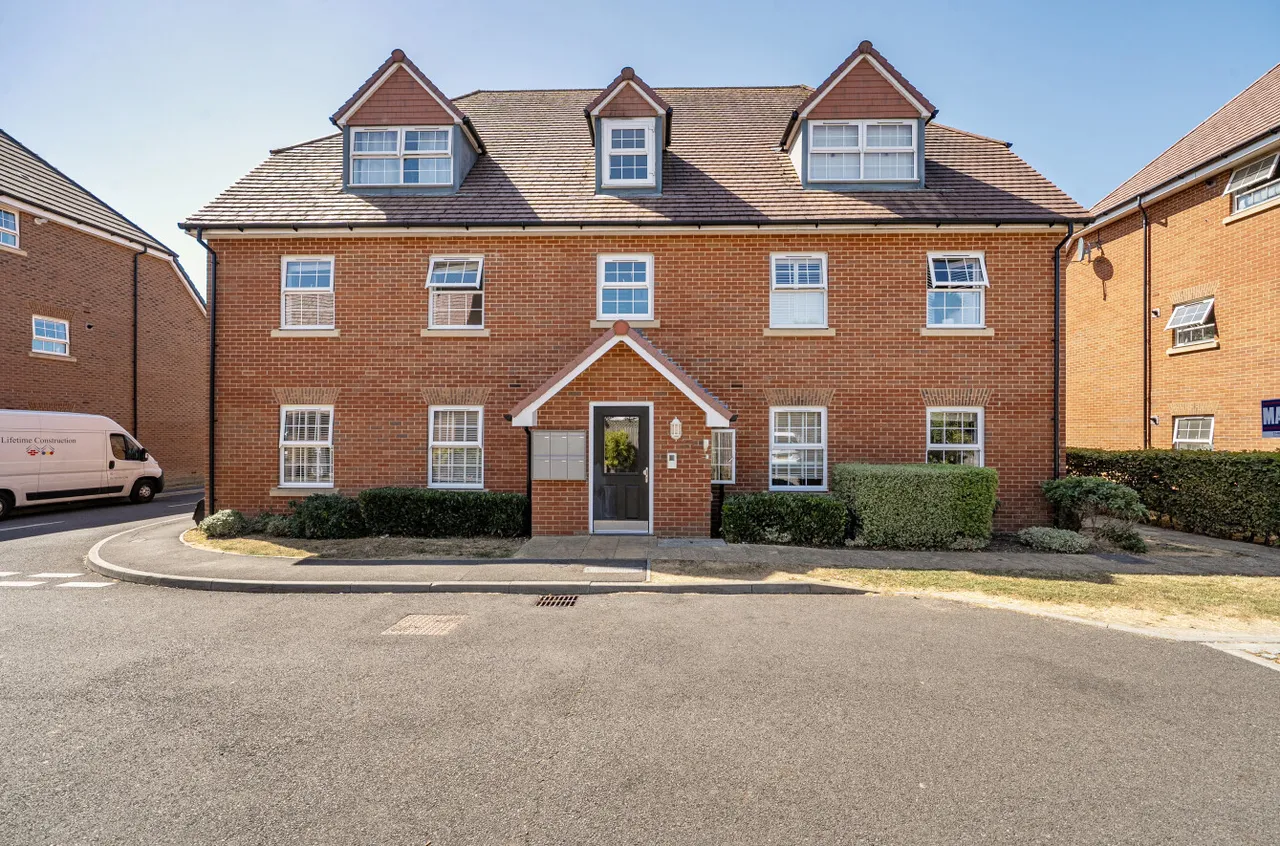 Gloucester Drive, Sarisbury Green, SO31, photo 10