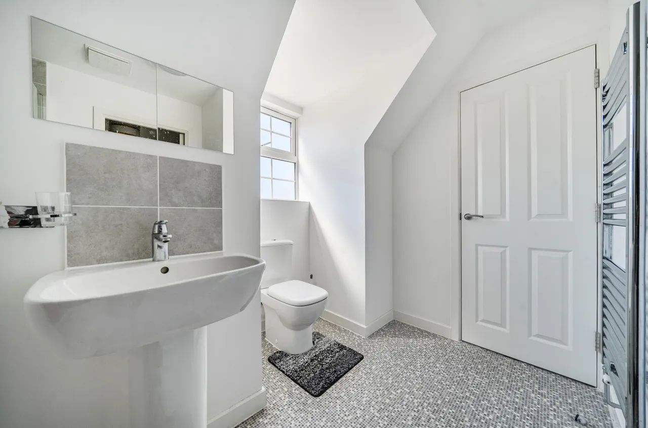 Gloucester Drive, Sarisbury Green, SO31, photo 6