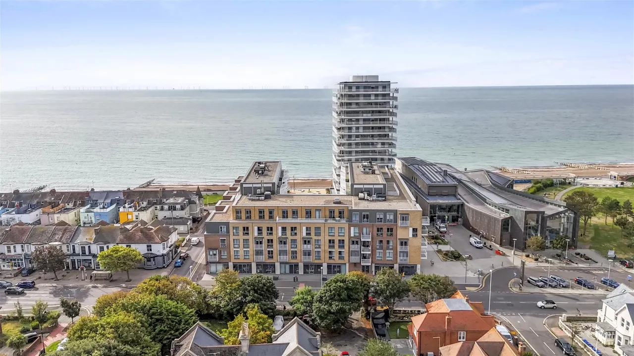 Brighton Road, Worthing, photo 14