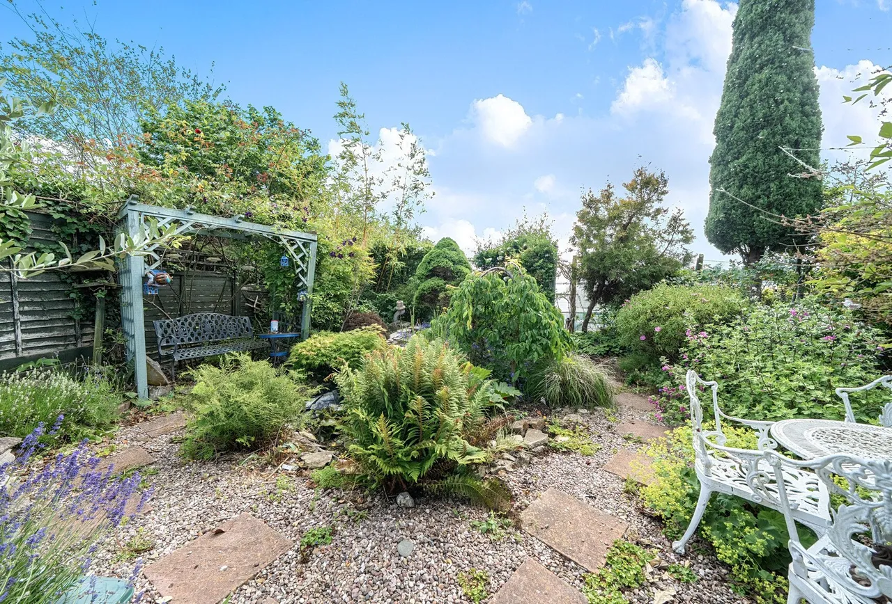 Delabere Road, Gloucestershire, Bishops Cleeve, GL52 8AN, photo 12