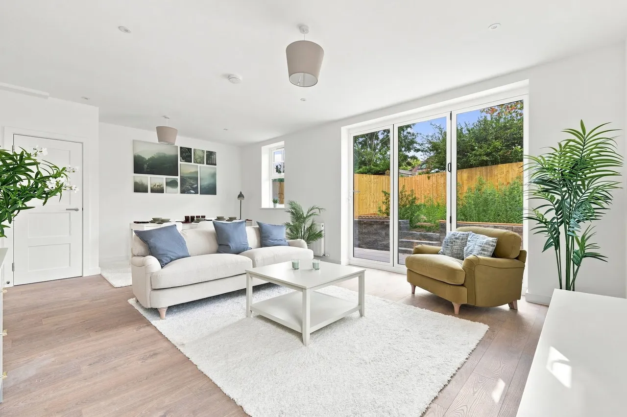 Morton Road, East Grinstead, RH19, photo 2