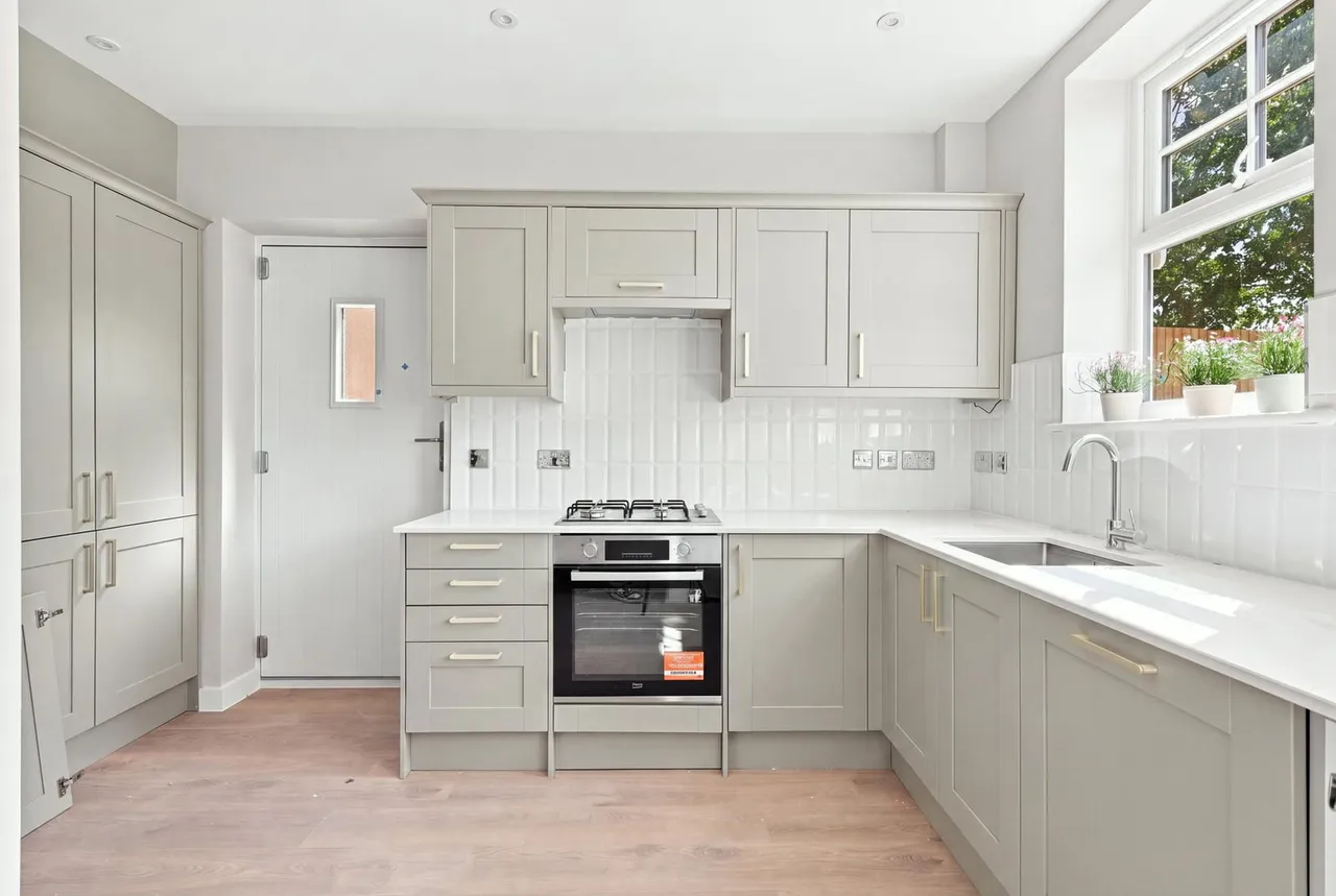 Morton Road, East Grinstead, RH19, photo 8