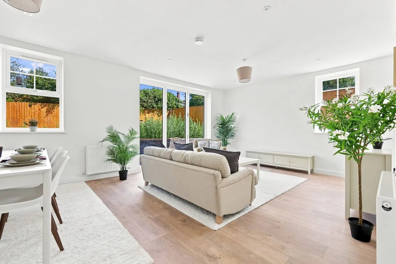 Morton Road, East Grinstead, RH19, photo 4