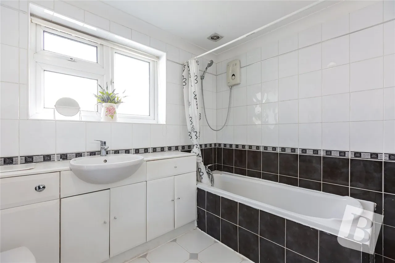 Dowland Walk, Basildon, SS15, photo 15