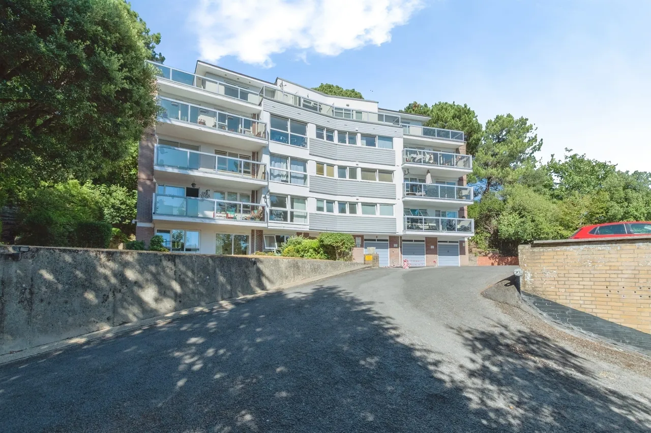 2 bed flat for sale, Branksome Wood Road, Bournemouth, BH2