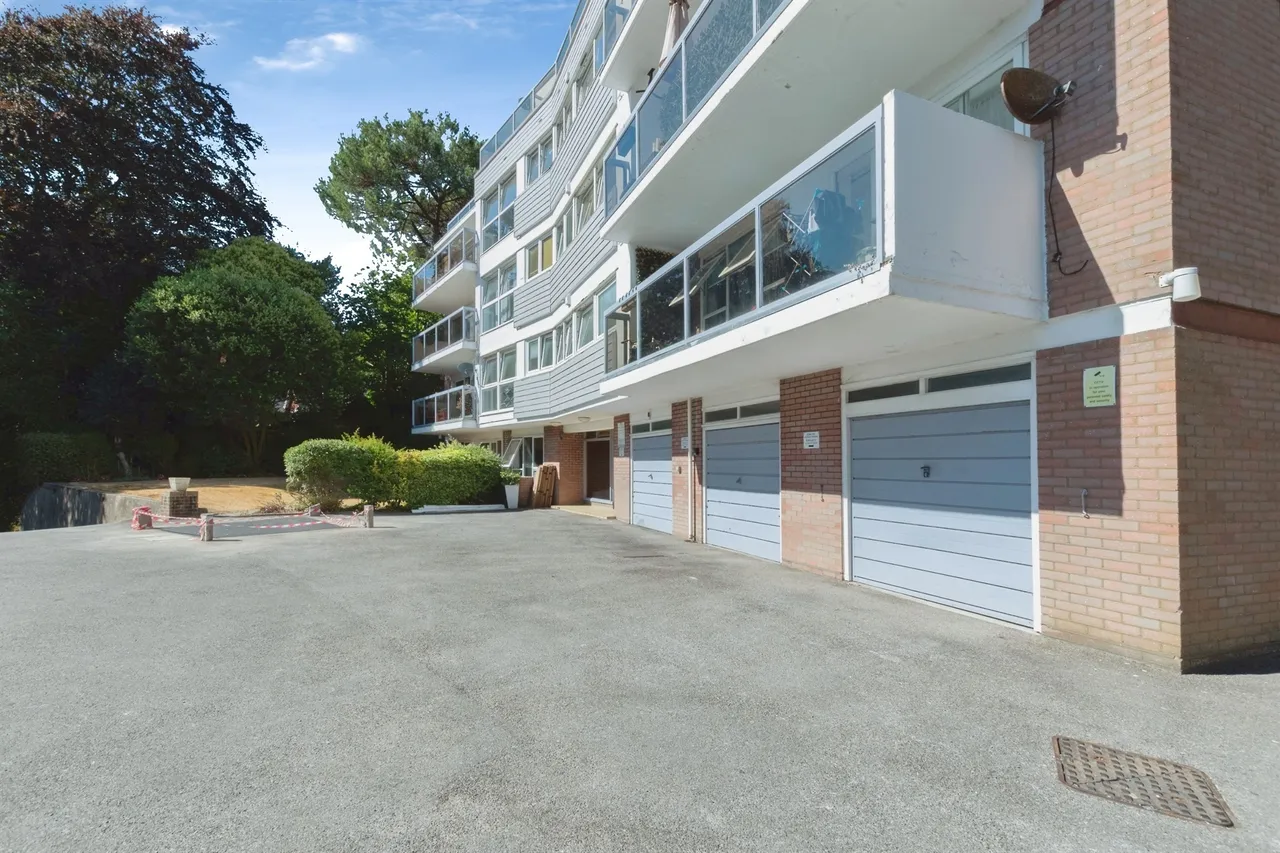Branksome Wood Road, Bournemouth, BH2, photo 3