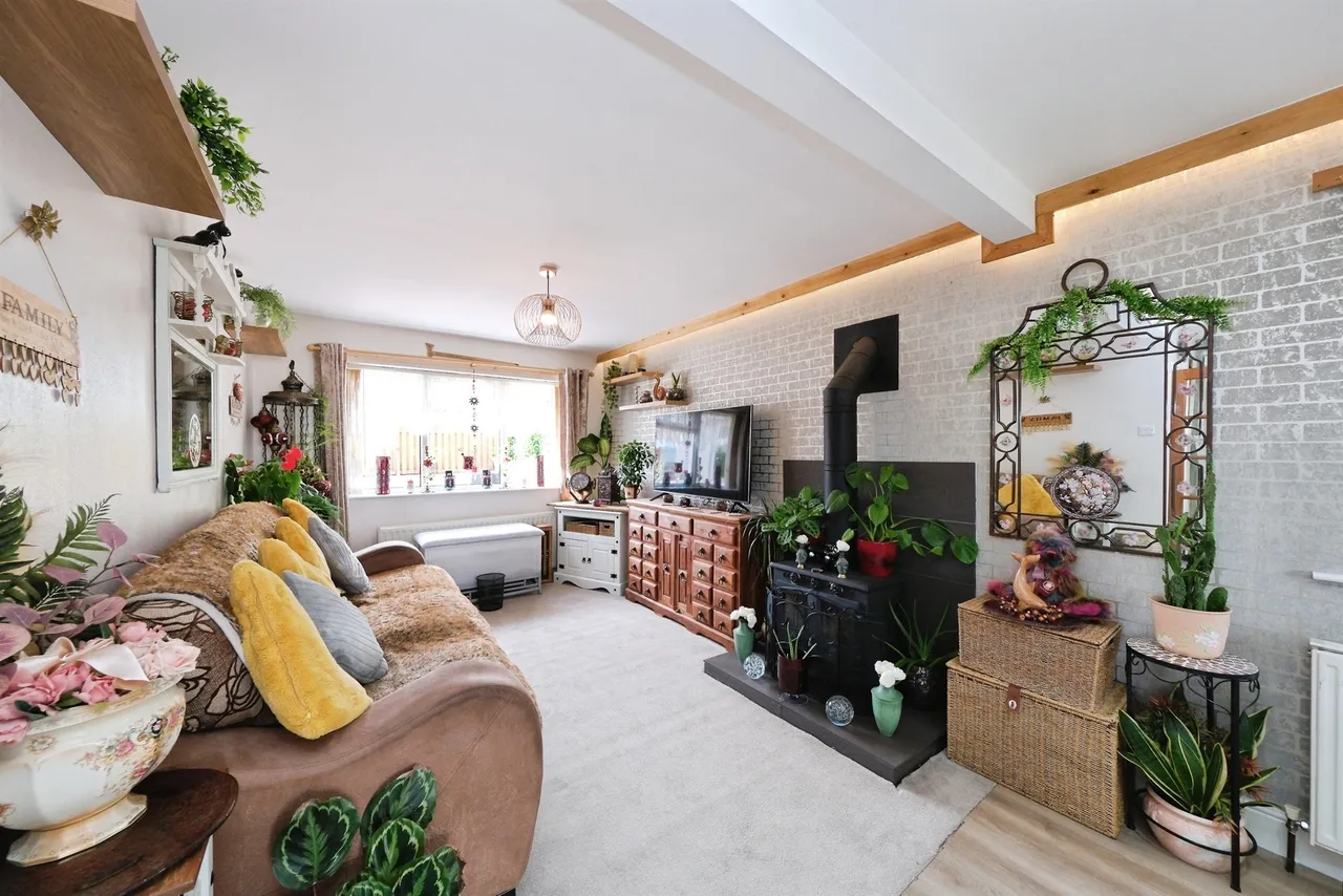 St. Lawrence Road, North Wingfield, Chesterfield, photo 8