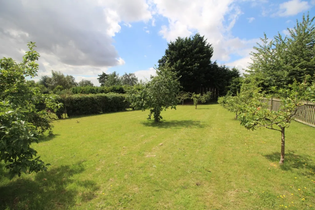 High Road, Manthorpe, NG31, photo 11