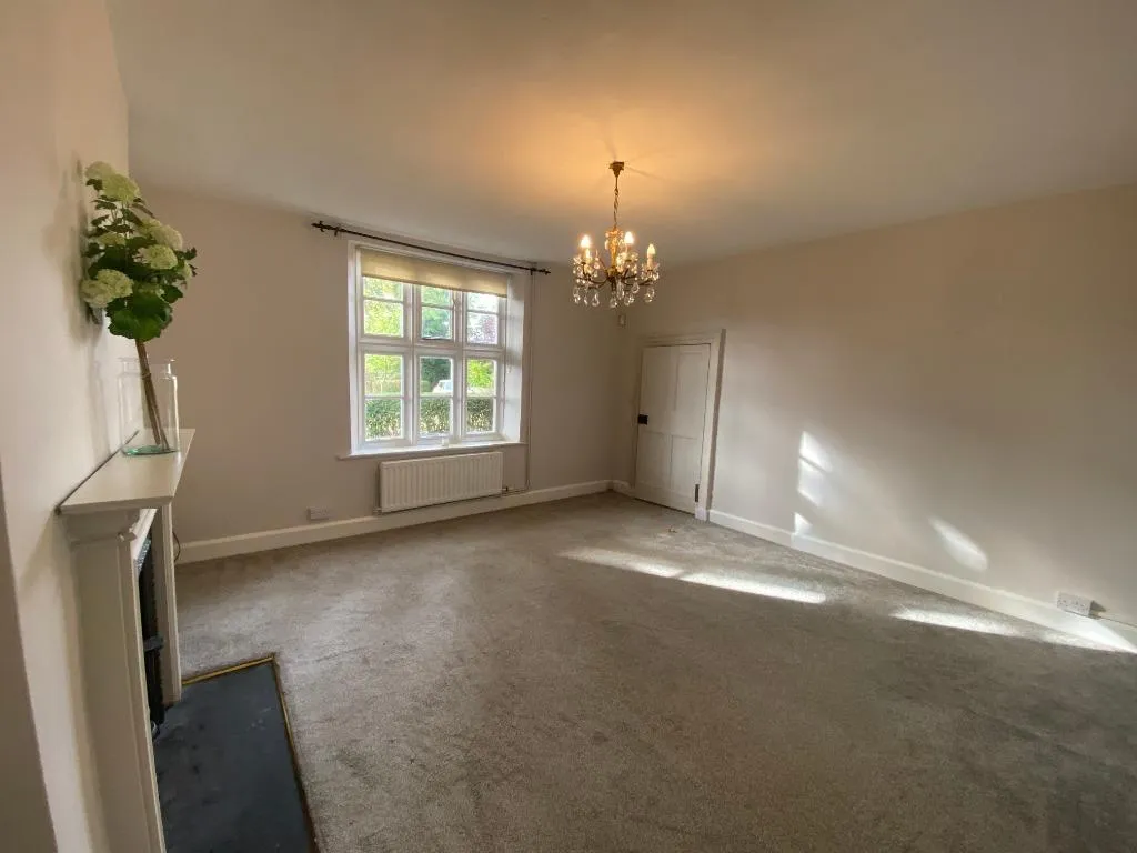 High Road, Manthorpe, NG31, photo 5