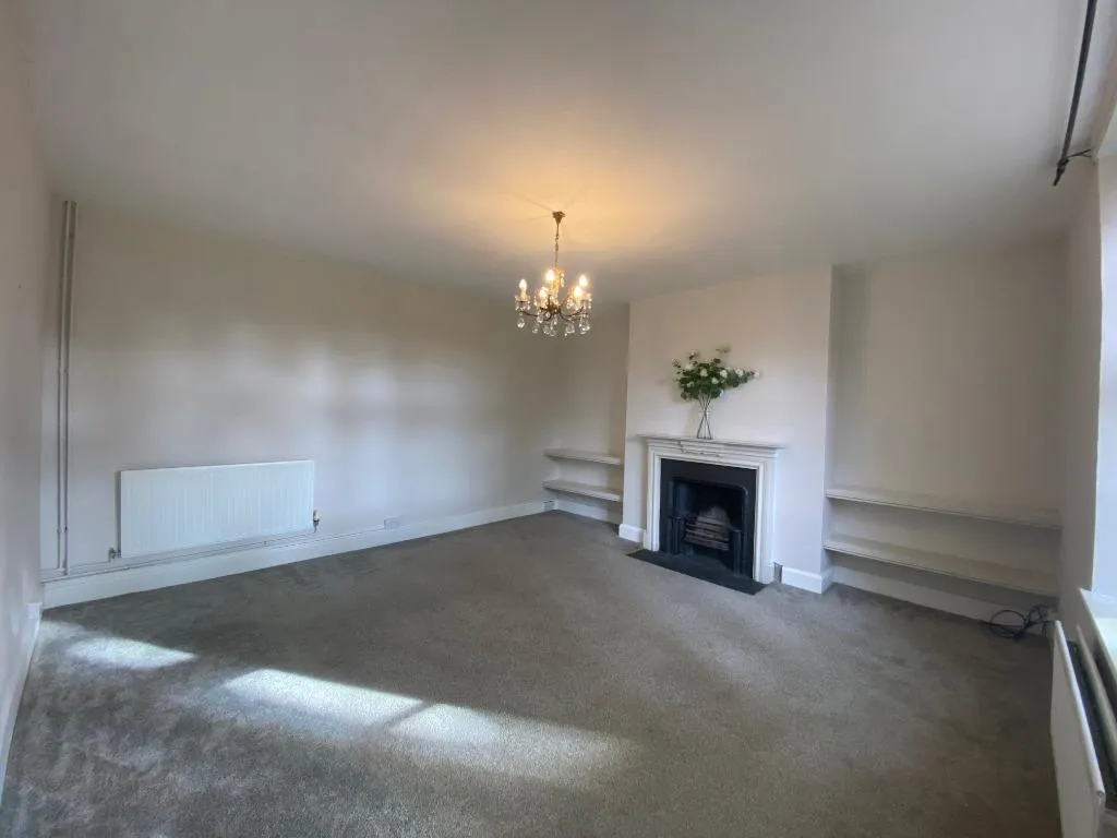 High Road, Manthorpe, NG31, photo 4