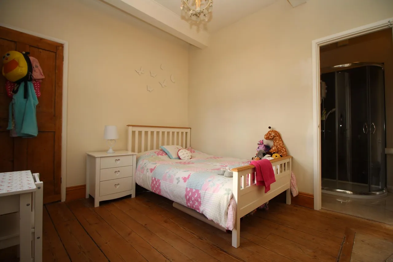 High Road, Manthorpe, NG31, photo 8
