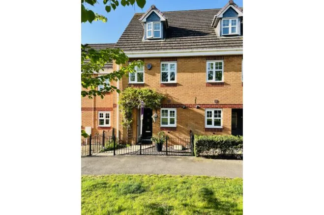 Wisteria Way, Nuneaton, photo 2