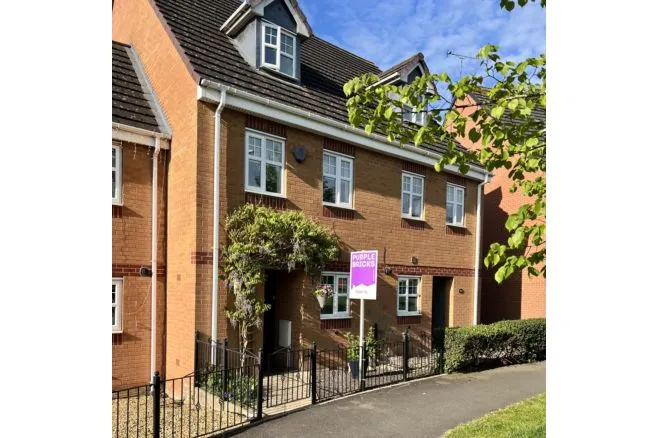 3 bed house for sale — Wisteria Way, Nuneaton