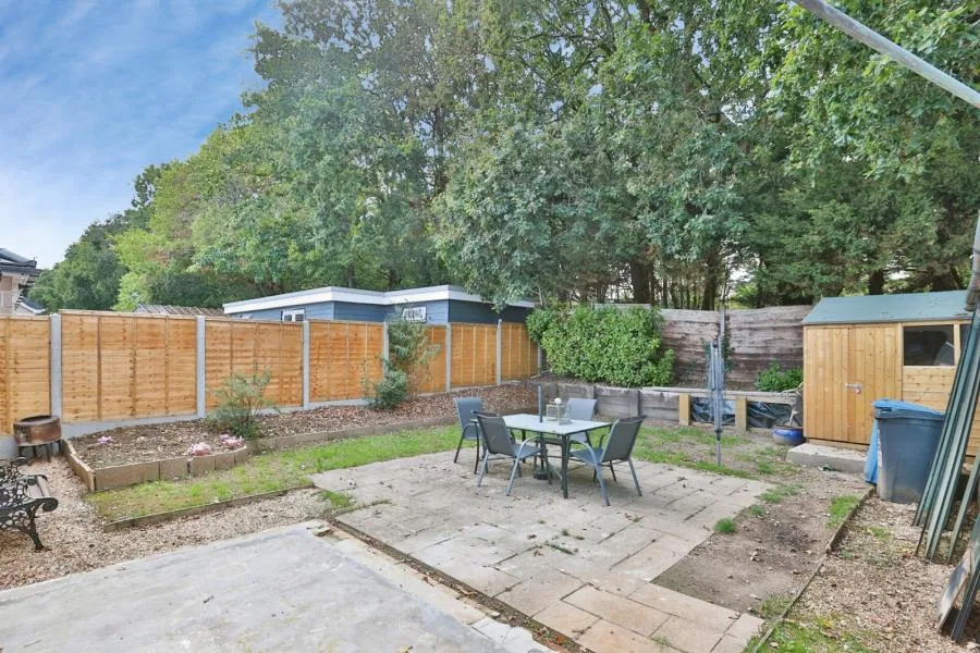 Keighley Avenue, Broadstone, BH18, photo 2