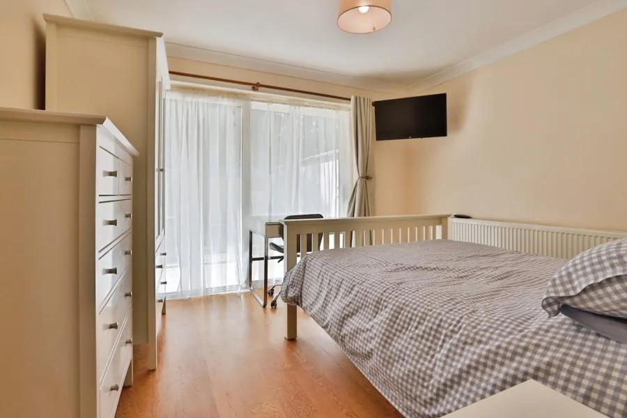 Keighley Avenue, Broadstone, BH18, photo 12