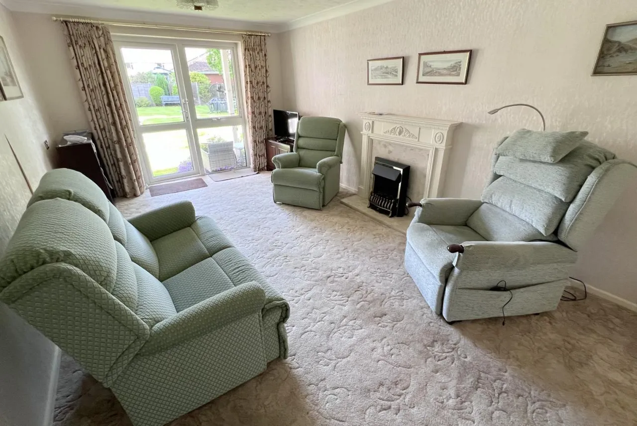 St Marys Mews, BH22, photo 5