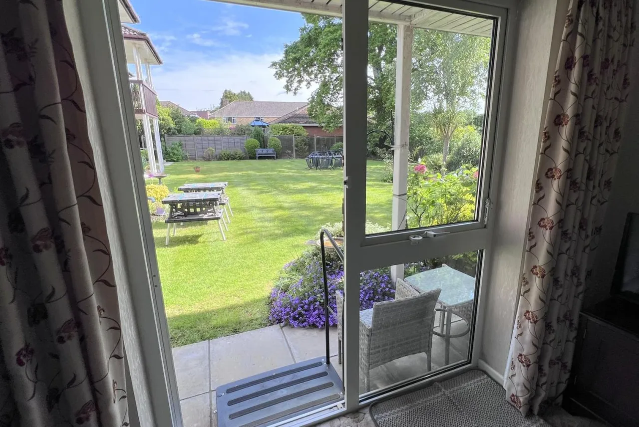 St Marys Mews, BH22, photo 9