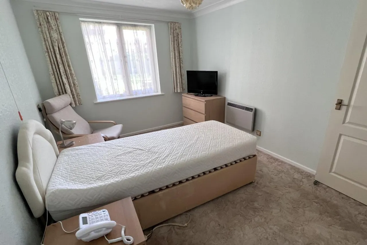 St Marys Mews, BH22, photo 7