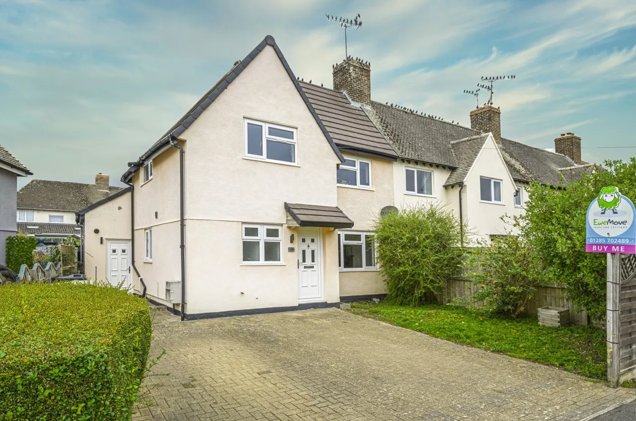 4 bed house for sale, Woodlands Road, Cirencester, GL7
