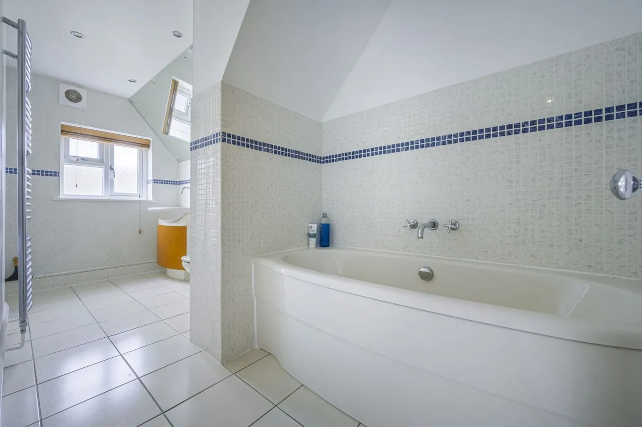 Woodlands Road, Cirencester, GL7, photo 13
