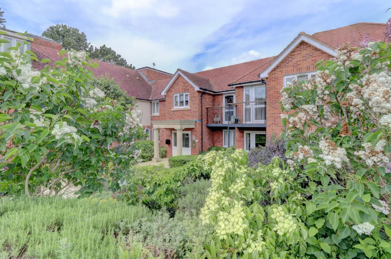 1 bed flat for sale, Wellington Avenue, Princes Risborough, HP27