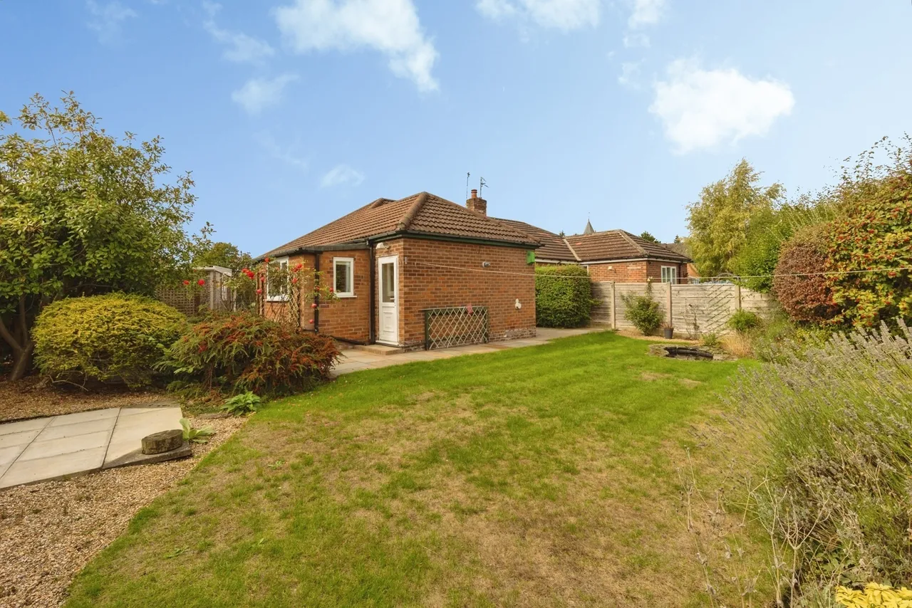 Somerton Avenue, Sale, M33, photo 19