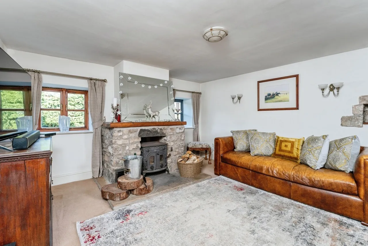 Mynydd Llan, Babell, CH8, photo 2